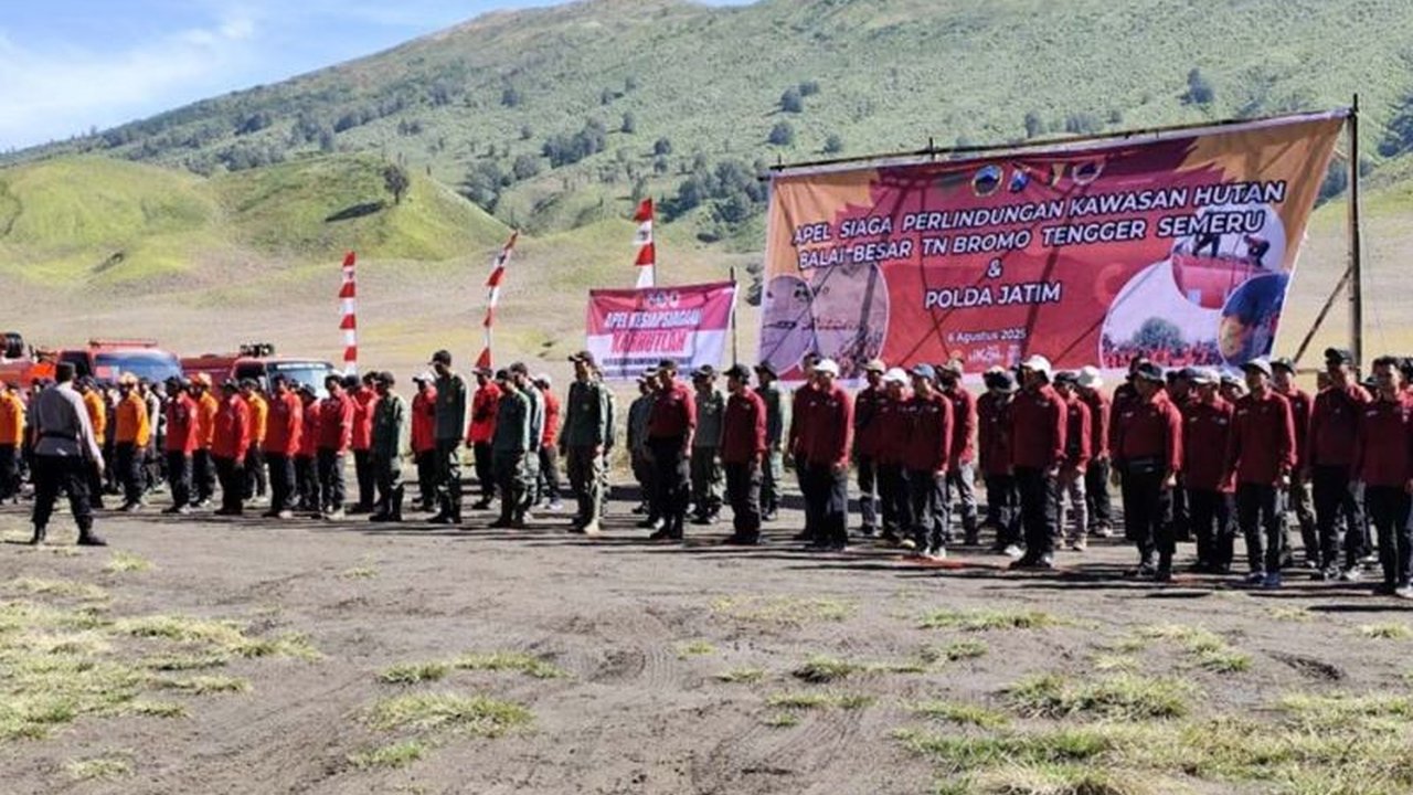 BPBD Probolinggo meningkatkan kewaspadaan terhadap potensi karhutla Gunung Bromo di musim kemarau, menggelar apel siaga untuk memperkuat koordinasi dan menjaga kelestarian kawasan.