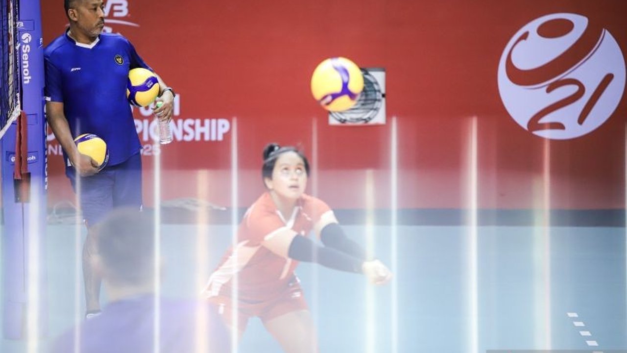 Timnas Voli Putri Indonesia U-21 siap berlaga di Volleyball World Championship Womens U-21 2025 di Surabaya. Mampukah mereka menembus 16 besar di kandang sendiri?