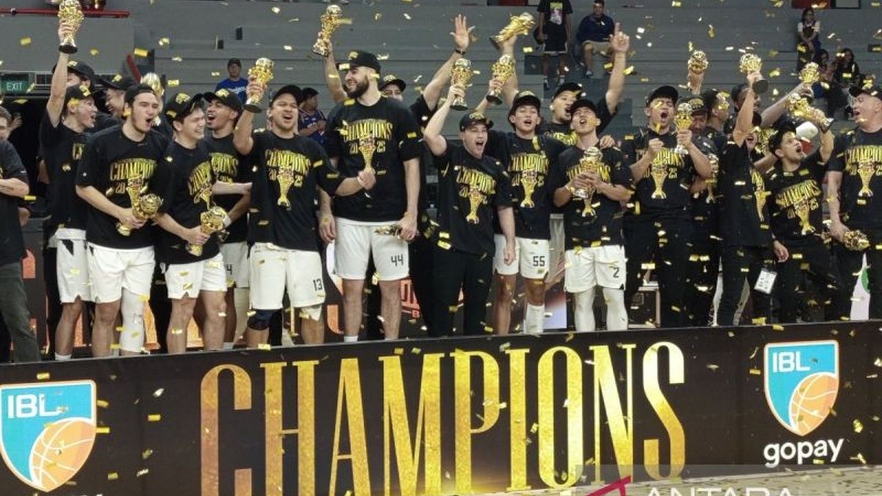 Dewa United IBL Banten hadapi tantangan berat di Grup A IBL All Indonesia 2025. Mampukah juara bertahan ini taklukkan 'grup neraka' dan raih Piala Menpora?