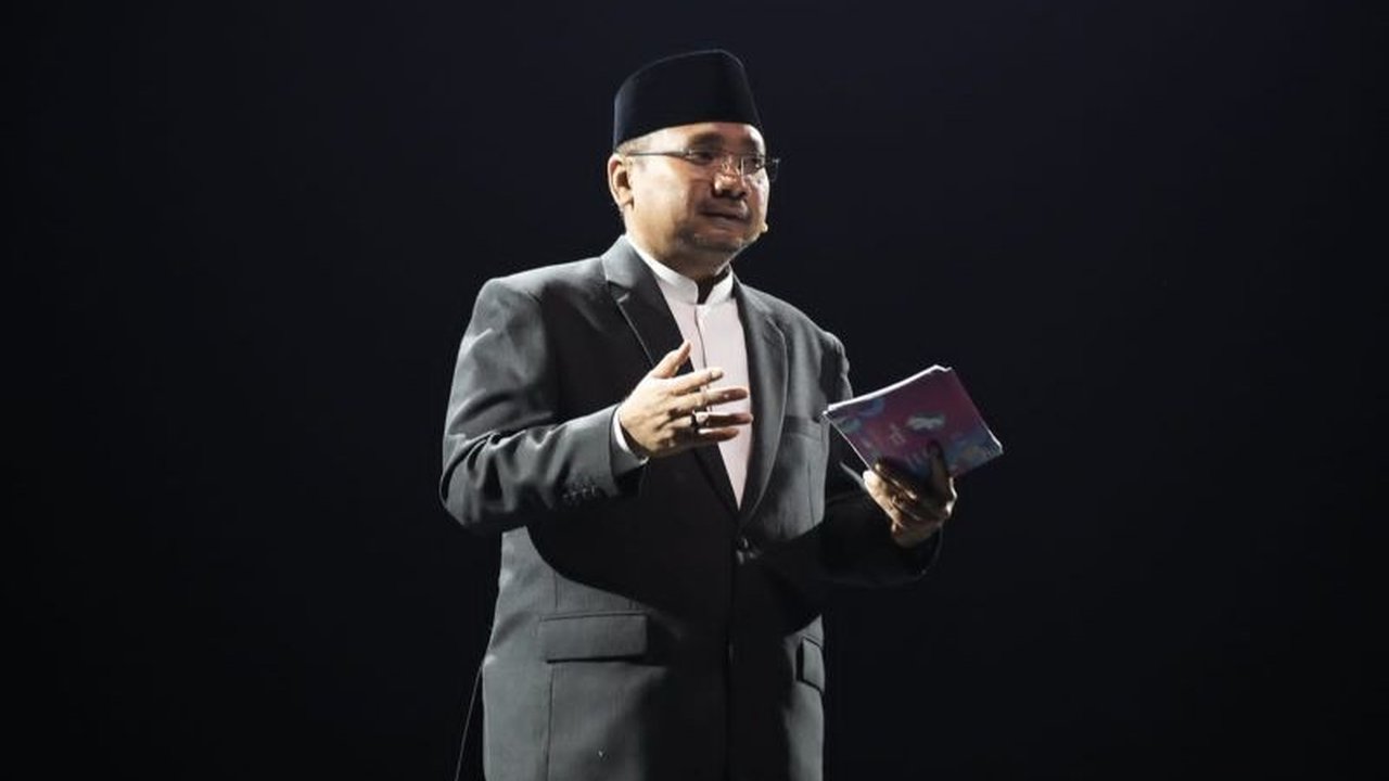 Komisi Pemberantasan Korupsi (KPK) meyakini mantan Menteri Agama Yaqut Cholil Qoumas akan penuhi panggilan terkait dugaan korupsi kuota haji khusus. Mengapa KPK begitu yakin mantan Menag akan hadir?