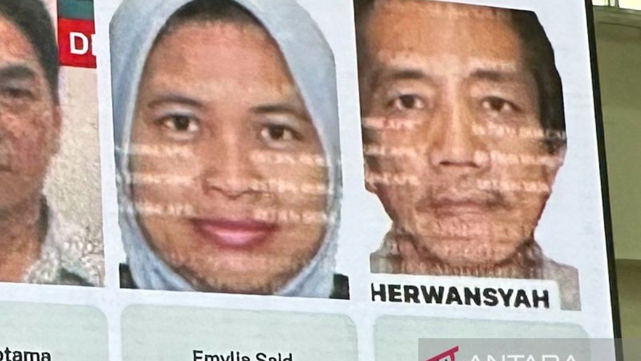 Komisi Pemberantasan Korupsi (KPK) mengindikasikan pasangan DPO KPK Emylia Said dan Herwansyah berada di negara tetangga, memicu pertanyaan tentang proses ekstradisi.