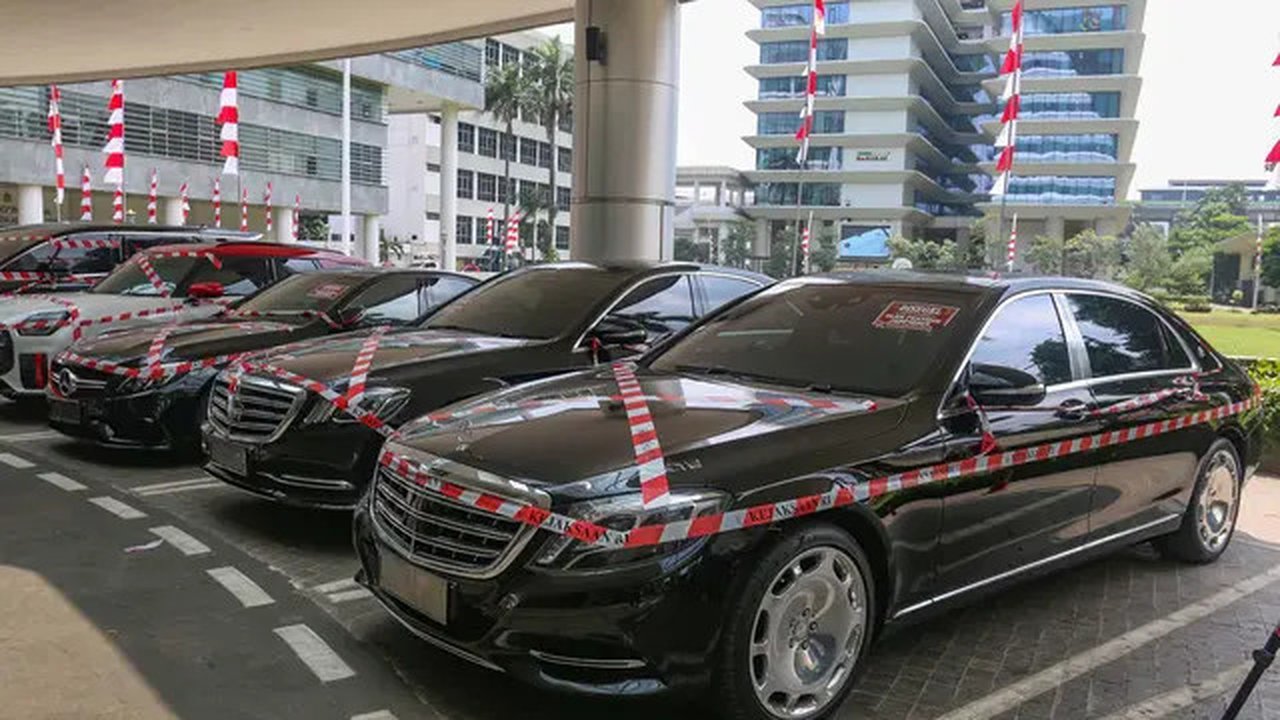 Tim penyidik Kejaksaan Agung (Kejagung) Republik Indonesia menyita barang-barang bukti dan aset-aset milik Mohammad Riza Chalid (MRC), tersangka dalam kasus korupsi dalam tata kelola minyak m