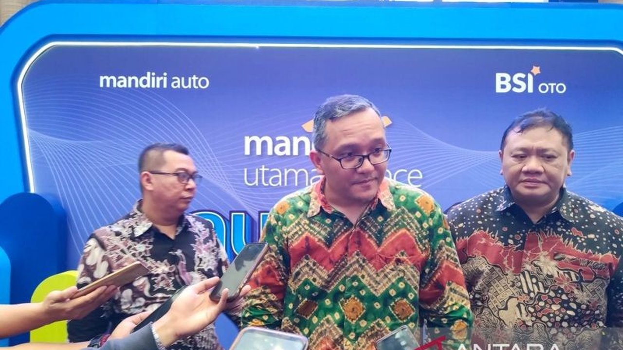 Minat kendaraan listrik di Indonesia, khususnya Bandung, menunjukkan peningkatan signifikan. Namun, tantangan seperti nilai jual kembali dan layanan purna jual masih membayangi. Simak selengkapnya!