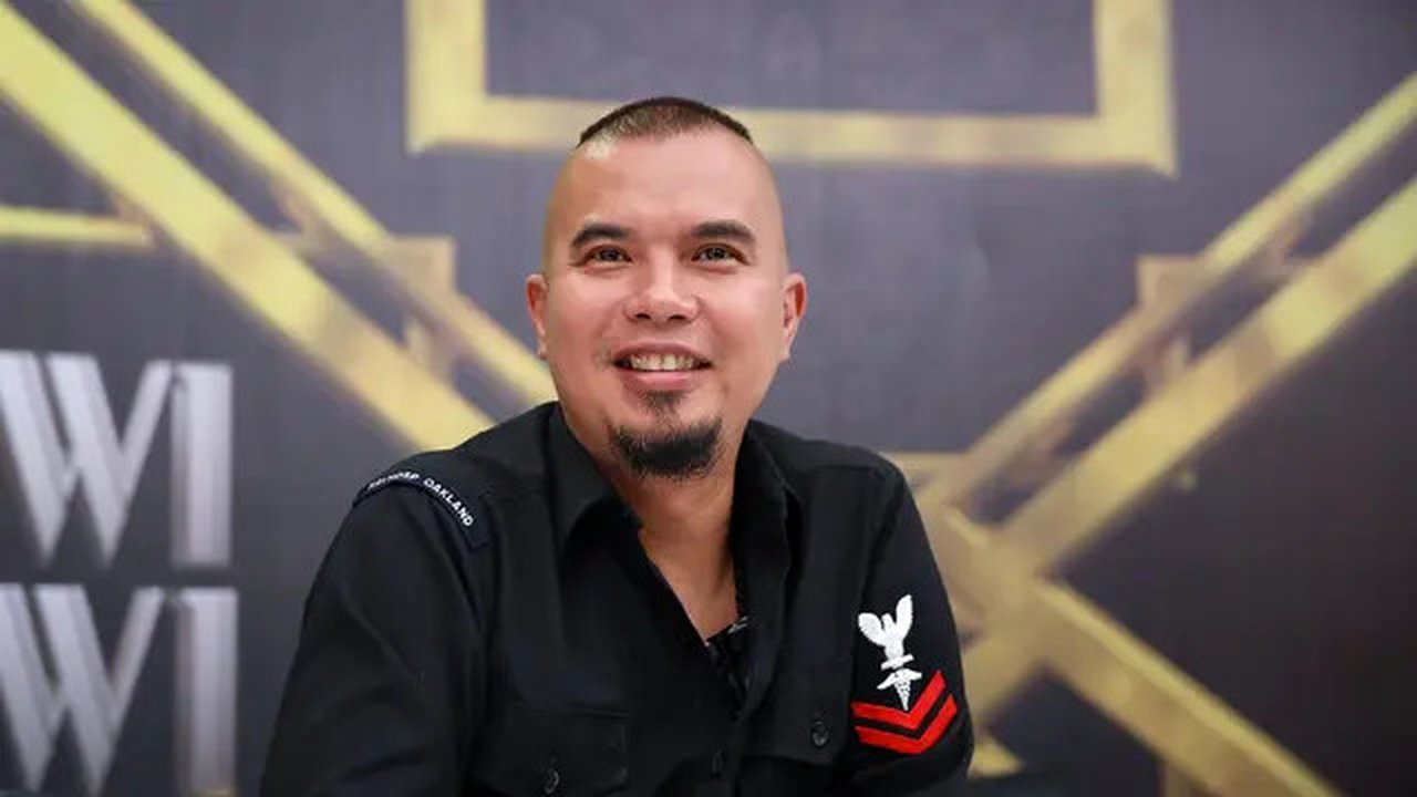 Setelah sang istri, Mulan Jameela melakukan sesi curhat kepada Deddy Corbuzier, kini Ahmad Dhani pun melakukan hal serupa. Pentolan grup band Dewa 19 ini juga membeberkan  perihal kontroversi