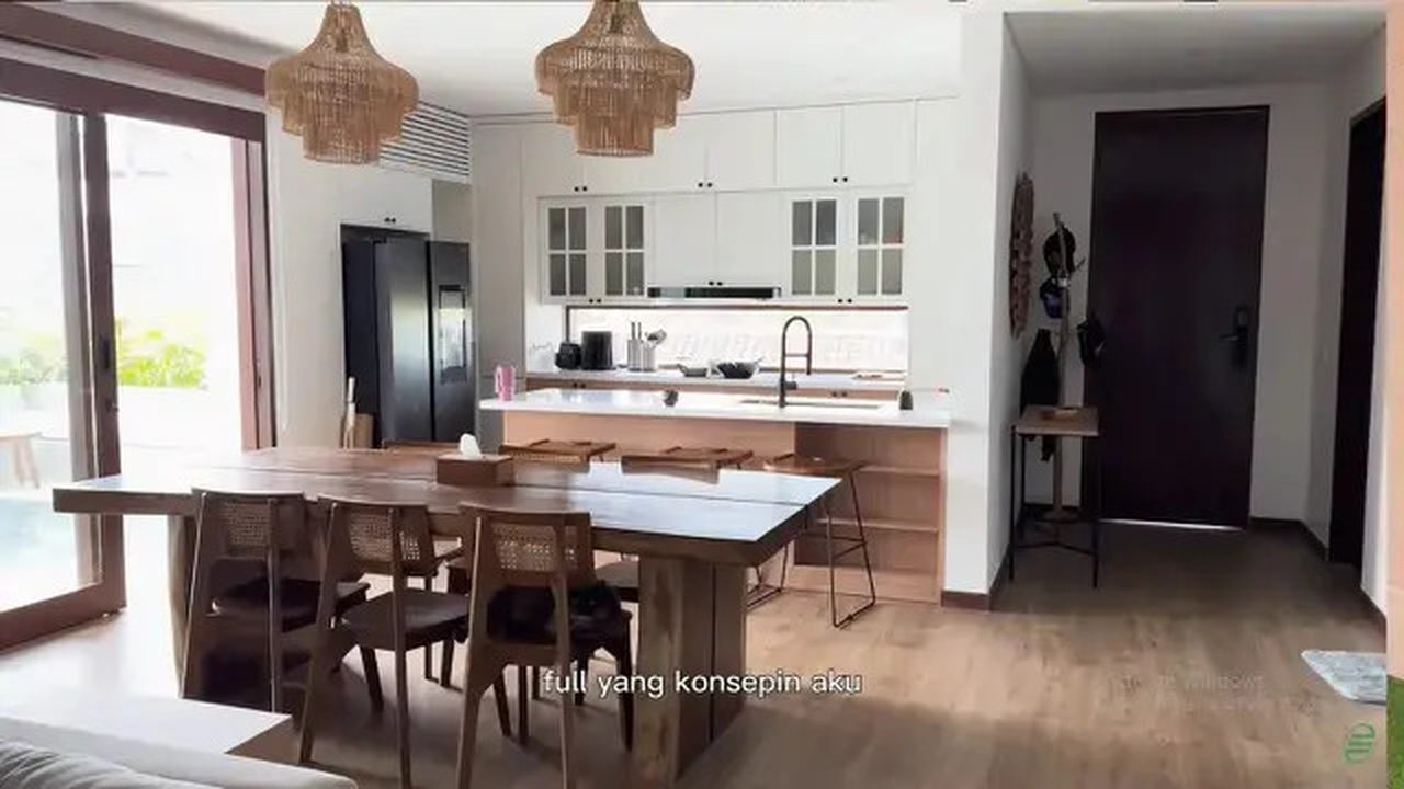 Model Dapur Milik Dahlia Poland (IG: Dahlia Poland)