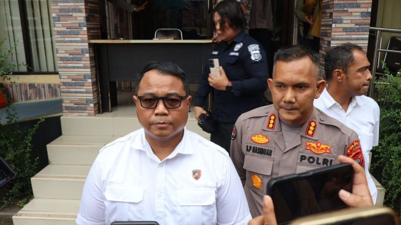 Polda Sulut melimpahkan lima tersangka dan barang bukti kasus dugaan Korupsi Dana Hibah GMIM ke Kejaksaan setelah berkas dinyatakan lengkap (P21). Siapa saja mereka?