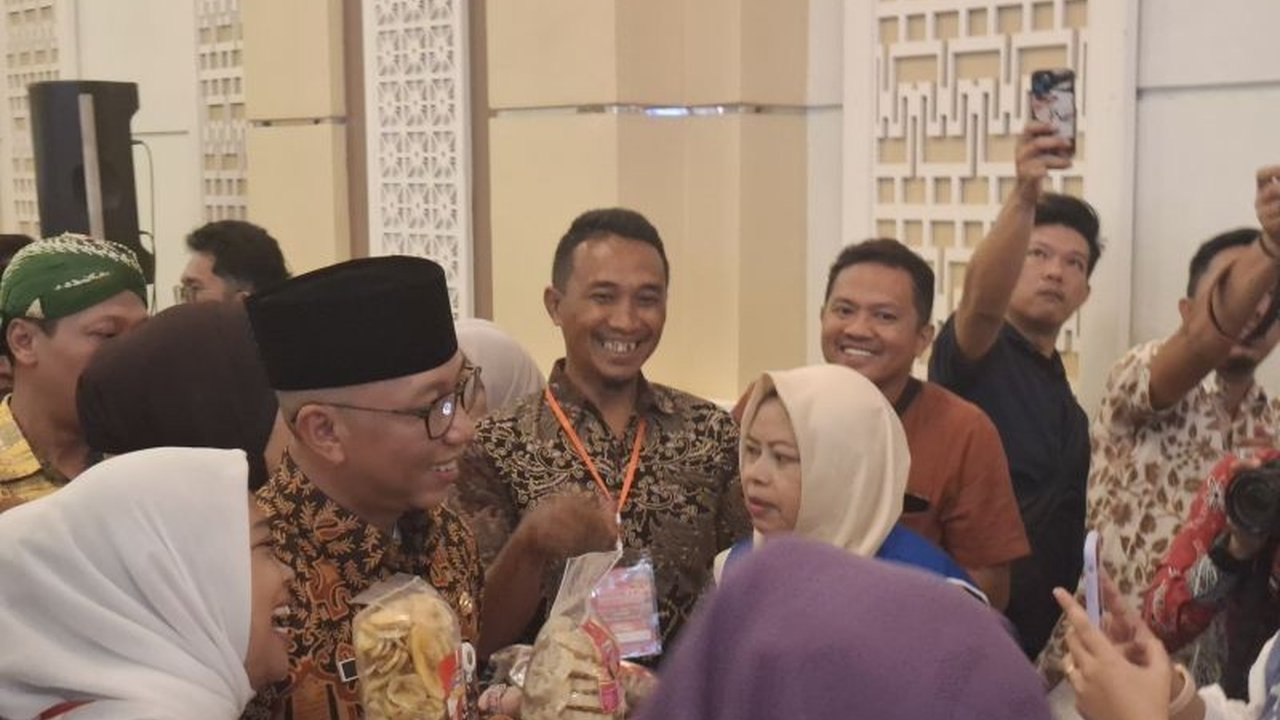 Provinsi Lampung bertekad memperkuat hilirisasi komoditas unggul dengan belajar dari Jawa Timur. Simak bagaimana strategi kerja sama ini akan mendongkrak ekonomi daerah.