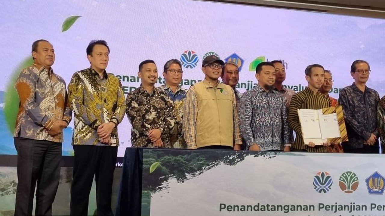 Indonesia menghadapi tantangan besar dalam pendanaan aksi Dana Perubahan Iklim, membutuhkan triliunan rupiah hingga 2030. Bagaimana pemerintah mengatasinya?