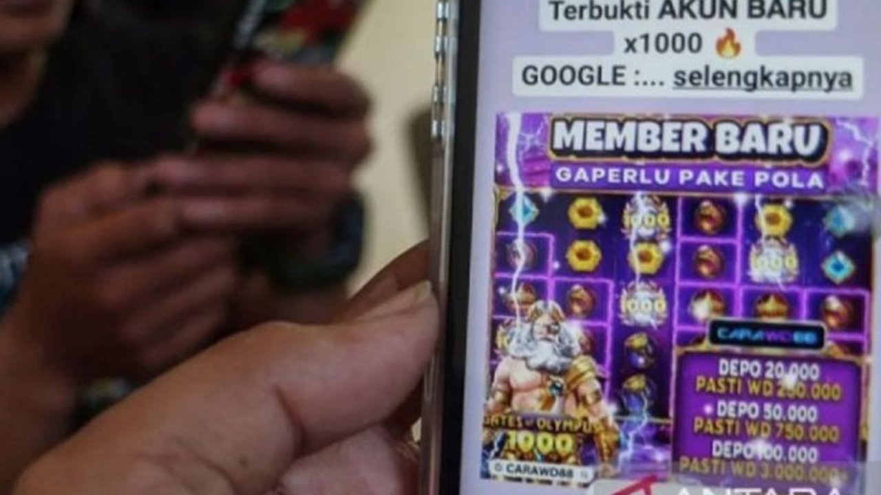 Pemerintah Kabupaten Ponorogo tegas mencoret data penerima bansos terindikasi judi online. Langkah ini sejalan dengan temuan Kemensos terkait ribuan penerima bansos judi online.