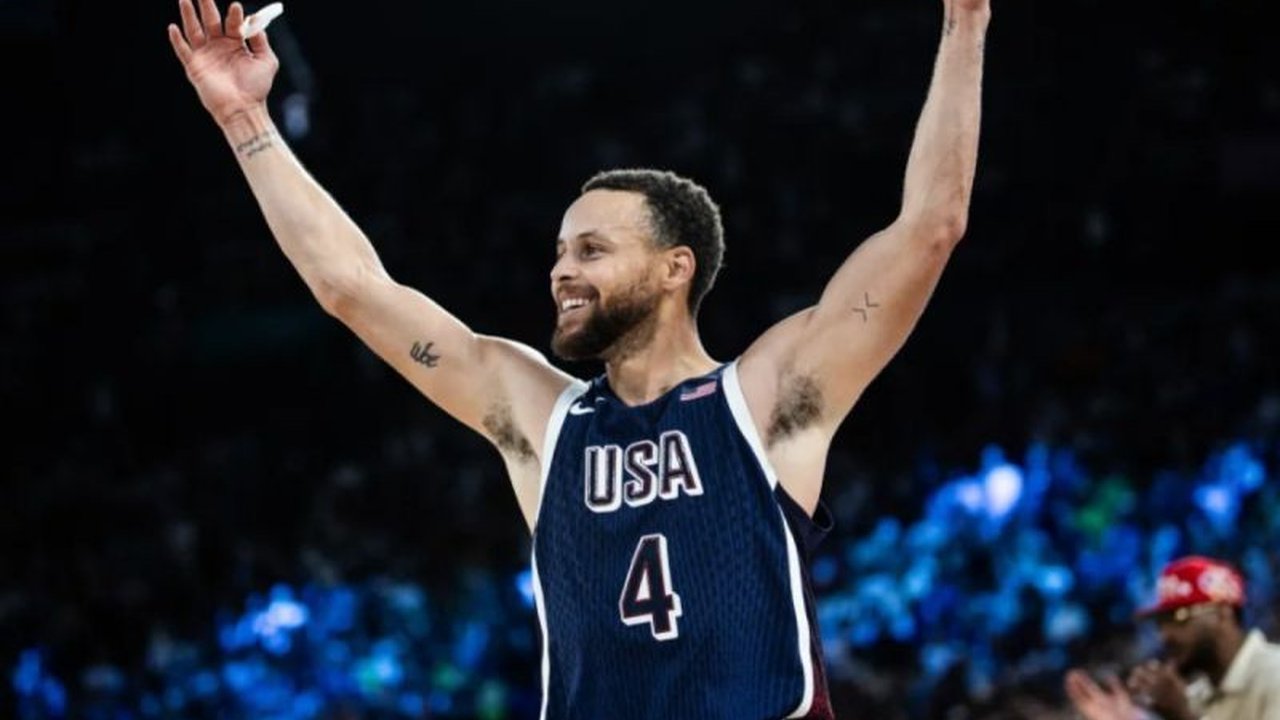 Setelah setahun, kenang kembali 10 momen terbaik bola basket Olimpiade Paris 2024 yang paling berkesan dan melibatkan bintang dunia, dari aksi Curry hingga debut emosional.