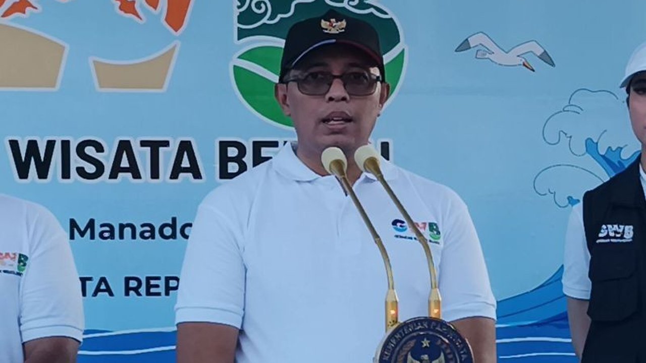 Kepala Kantor Komunikasi Kepresidenan, Hasan Nasbi, mengungkapkan keyakinan Presiden Jokowi bahwa pariwisata memiliki potensi besar dongkrak ekonomi nasional. Bagaimana strateginya?