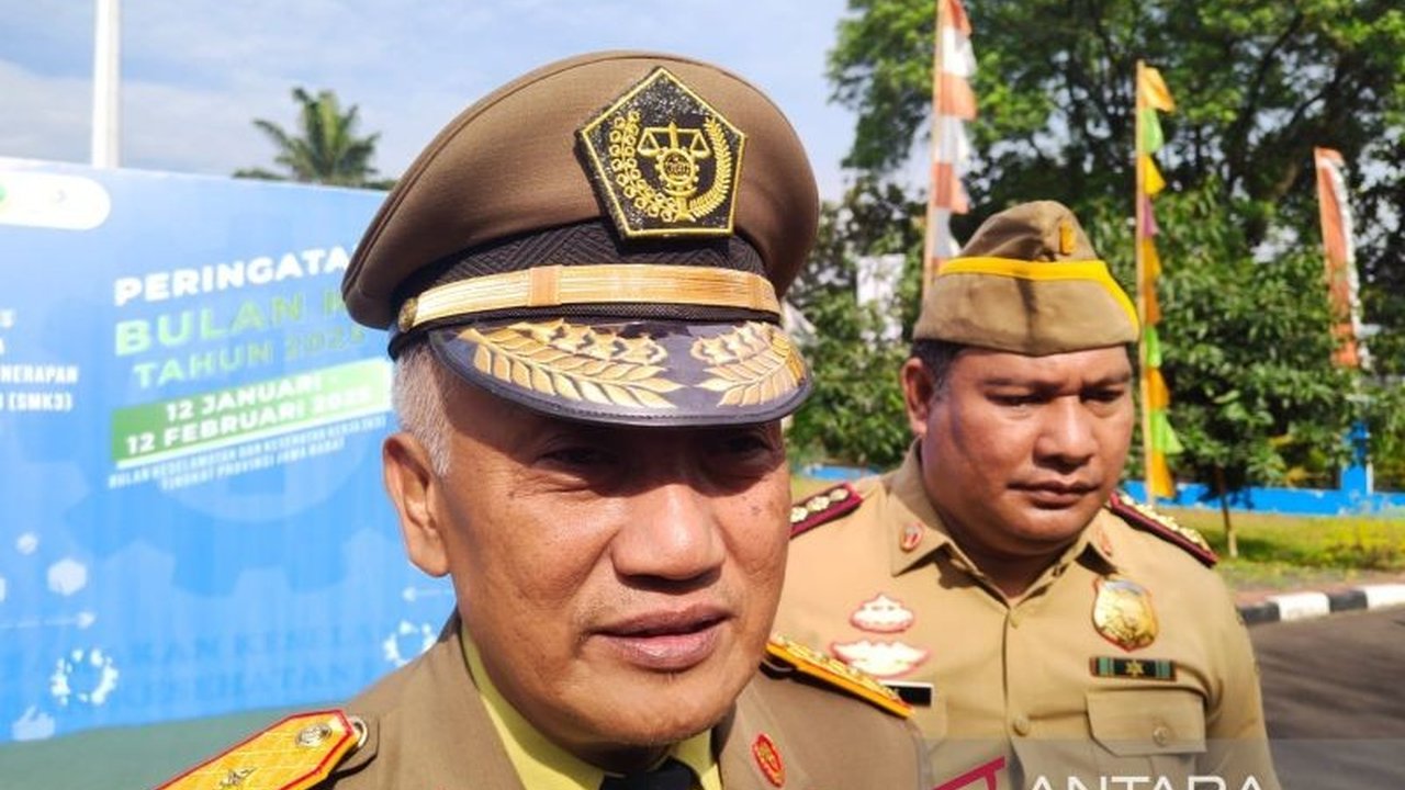 Kabar duka menyelimuti Jawa Barat, Kadisnakertrans Jabar Teppy Wawan Dharmawan berpulang usai bermain pingpong 17 Agustusan. Apa penyebabnya dan bagaimana jejak kariernya?