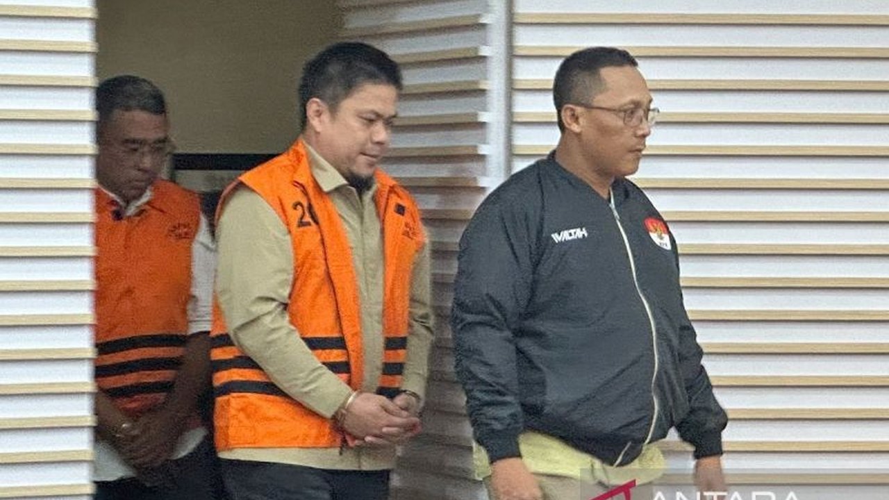 KPK mendalami aliran dana dugaan korupsi Bupati Kolaka Timur Abdul Azis terkait proyek RSUD, termasuk potensi mengalir ke partai politik dan aset pribadi. Kasus ini bikin penasaran!