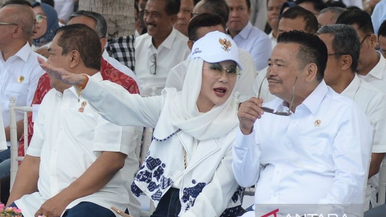 Wakil Menteri Koordinator Otto Hasibuan tegaskan pentingnya kebijakan royalti musik untuk melindungi pencipta dan pengguna. Simak bagaimana aturan ini akan disesuaikan!