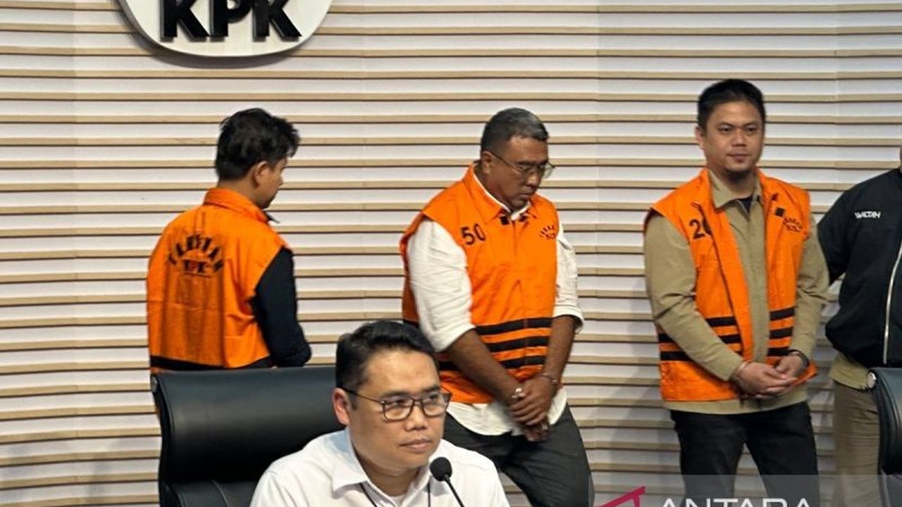 KPK bergerak cepat mengungkap dugaan korupsi RSUD Koltim demi mencegah kerugian negara lebih besar. Siapa saja yang terlibat dalam skandal proyek vital ini?