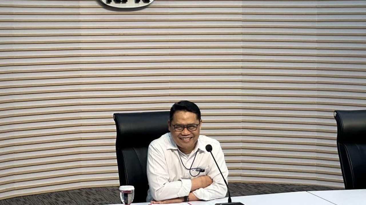 Komisi Pemberantasan Korupsi (KPK) mengungkap alasan mengapa kasus dugaan korupsi pengadaan Google Cloud di Kemendikbudristek belum naik penyidikan. Simak detail penyelidikan Kasus Google Cloud KPK yang masih bergulir dan pihak-pihak yang akan dimintai ke