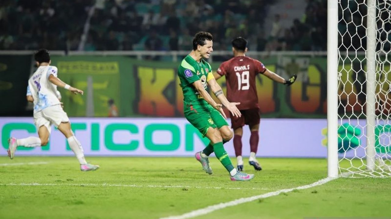 Pelatih Persebaya Surabaya, Eduardo Perez, mengungkapkan kekecewaan mendalam setelah timnya menelan kekalahan Persebaya 0-1 dari PSIM Yogyakarta di kandang. Apa penyebabnya?