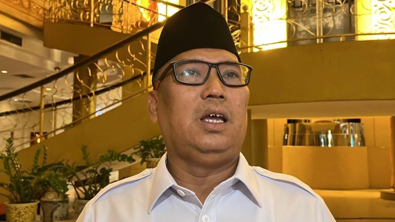 Pemerintah Indonesia menyiapkan Pulau Galang sebagai pusat pengobatan warga Gaza yang menjadi korban perang. Misi kemanusiaan ini memanfaatkan fasilitas bekas RSKI COVID-19.