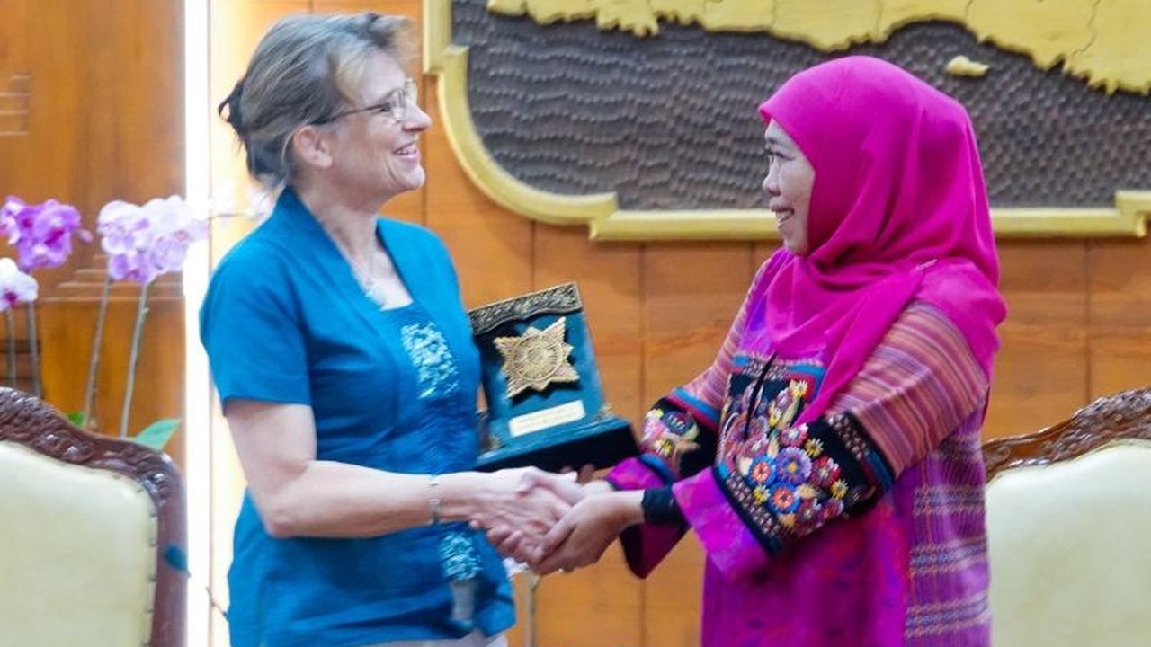 Gubernur Khofifah pastikan Jatim siap menjadi provinsi pertama yang mengimplementasikan beras fortifikasi untuk Program Makan Bergizi Gratis, menanti regulasi resmi dari pusat.