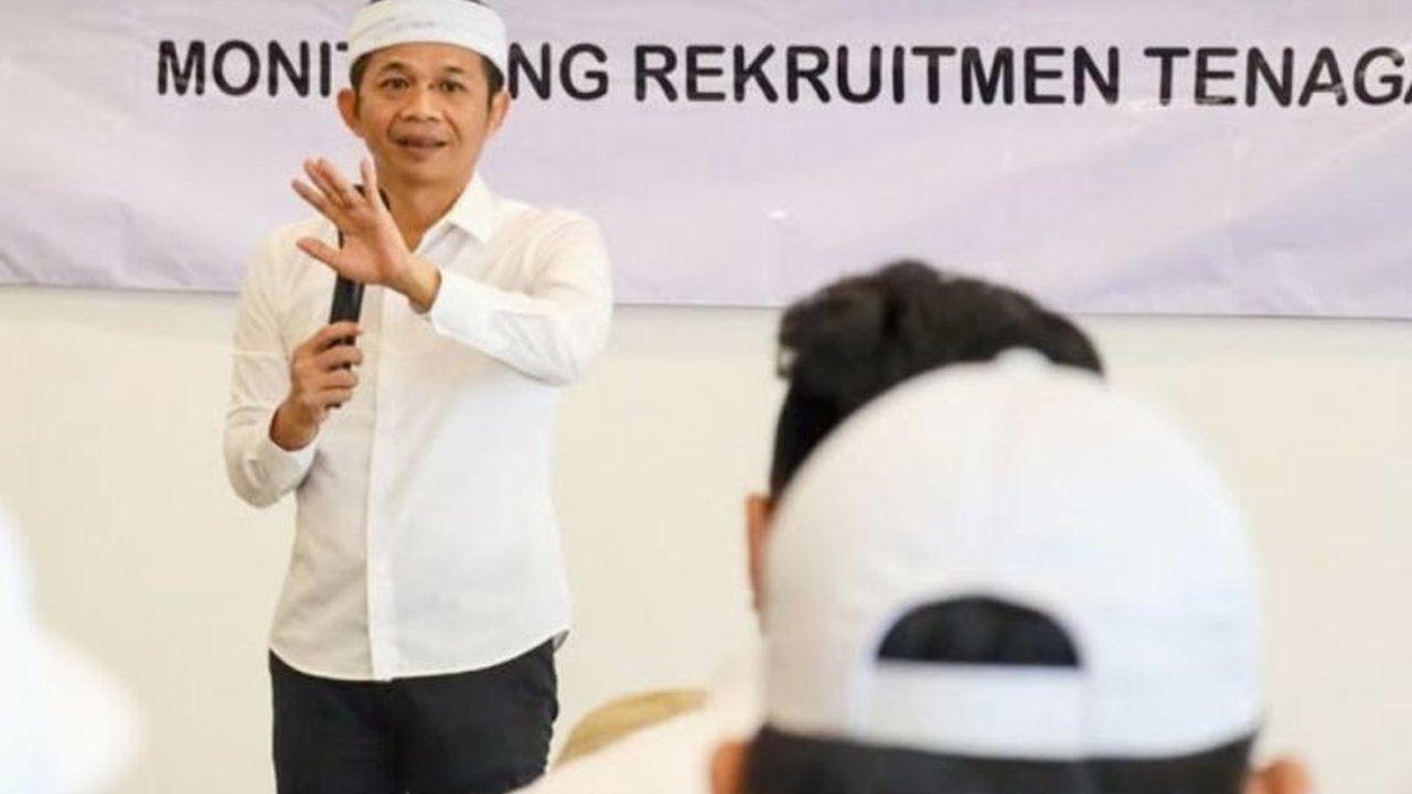 Bupati Purwakarta membeberkan strategi komprehensif untuk mengatasi Pengangguran Purwakarta yang mencapai 38 ribu orang, tidak hanya bergantung pada pabrik.