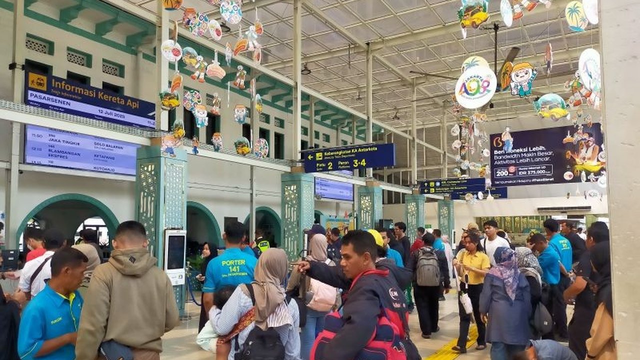 PT KAI Daop 1 Jakarta menawarkan diskon tiket kereta api 20 persen dalam rangka HUT RI ke-80. Manfaatkan diskon tiket kereta api HUT RI ini untuk perjalanan nyaman dan terjangkau!