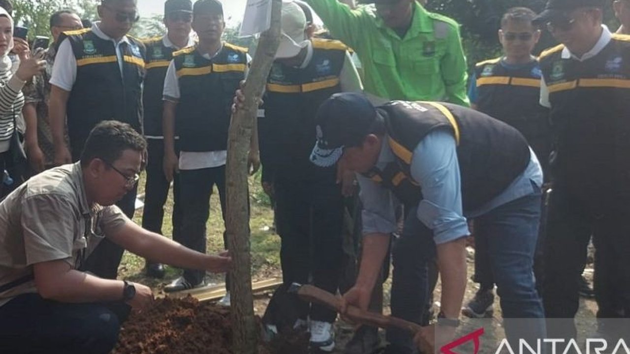Menteri Lingkungan Hidup memastikan penilaian Adipura 2025 akan berfokus pada perubahan substansial tata kelola sampah dari hulu hingga hilir, bukan sekadar simbolik. Akankah daerah Anda siap?