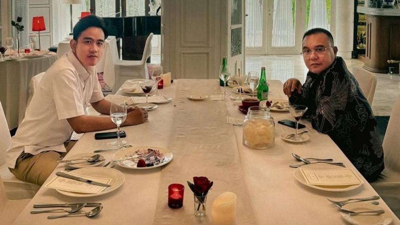 Wakil Presiden Gibran Rakabuming Raka bagikan momen makan siang santai bersama Wakil Ketua DPR Sufmi Dasco Ahmad. Apa saja yang dibahas dan menu favorit mereka?