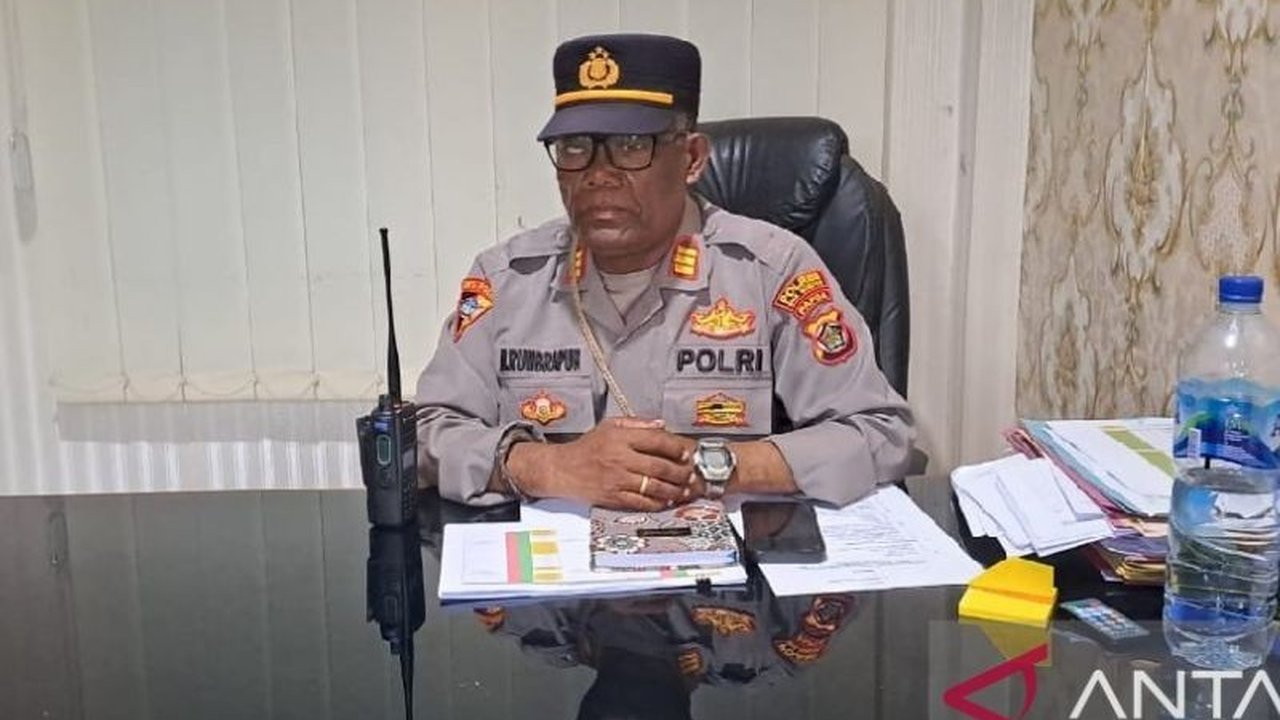 Polres Biak Numfor mengerahkan 50 personel dibantu TNI dan Brimob untuk Pengamanan PSU Papua. Simak detail pengamanan rapat pleno rekapitulasi suara Pilkada Papua!