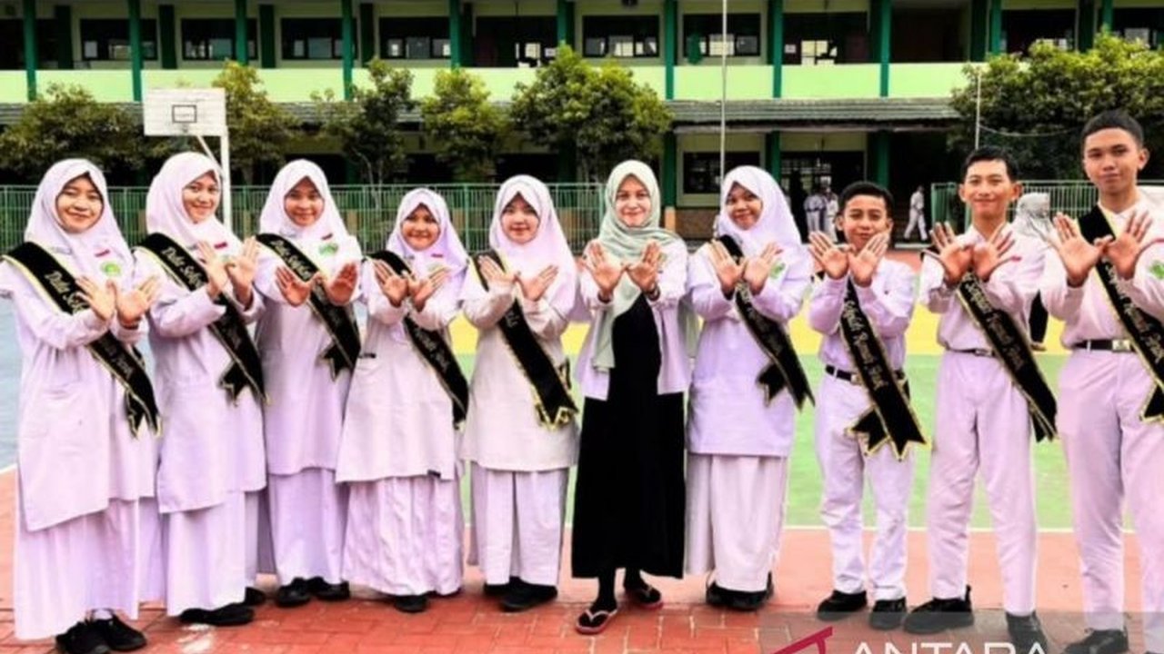 Pemerintah Kota Samarinda mengajukan tiga sekolah untuk standardisasi Sekolah Ramah Anak, sebuah langkah penting dalam upaya pemenuhan hak dan perlindungan anak. Bagaimana prosesnya dan apa tantangannya?