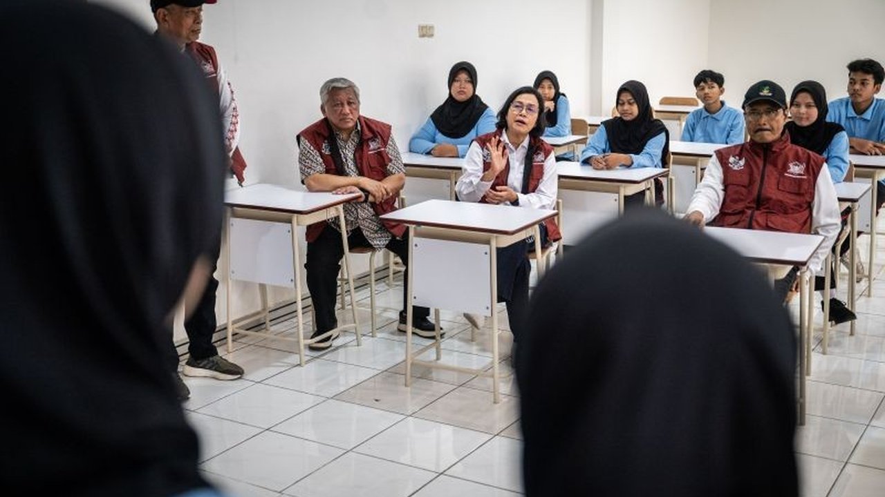 Kementerian Sosial (Kemensos) terus berupaya menyamakan kemampuan belajar siswa Sekolah Rakyat, menghadapi tantangan latar belakang pendidikan yang beragam. Simak strategi mereka!