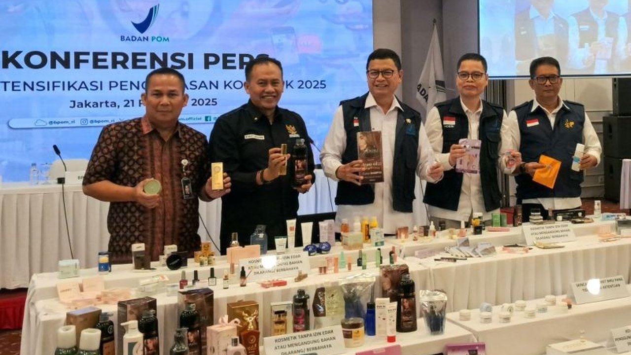 BPOM sedang menyiapkan aturan baru untuk influencer yang mempromosikan produk kosmetik guna mencegah peredaran produk ilegal dan melindungi konsumen.