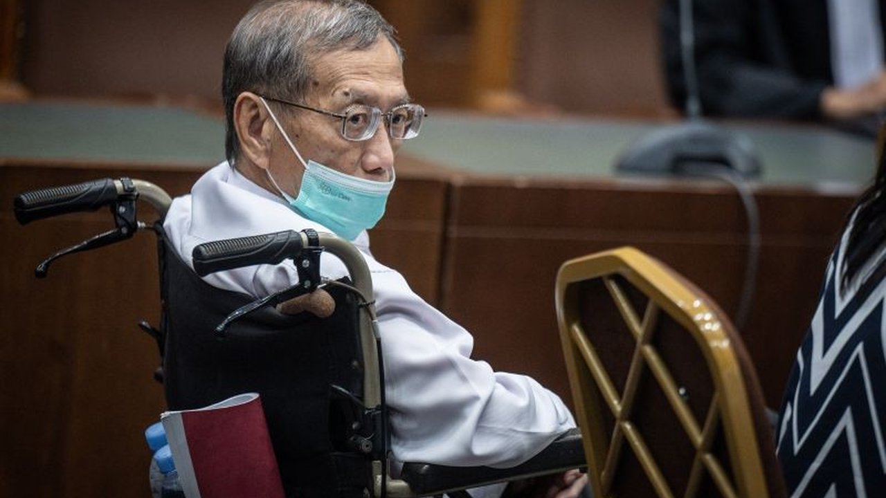 Pengadilan Tinggi DKI Jakarta meringankan hukuman James Tamponawas menjadi 7 tahun penjara dalam kasus korupsi emas Antam. Apa alasan di balik putusan ini?