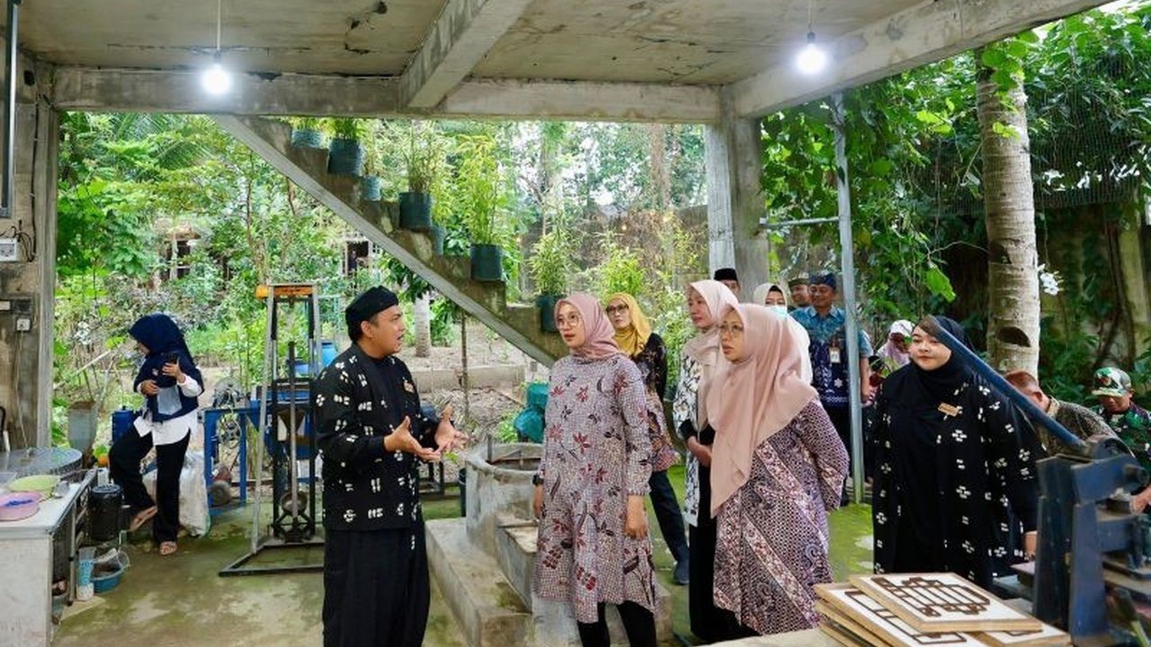 Pemerintah Kabupaten Banyuwangi mendukung Sky Farm, sebuah pusat edukasi sustainable living di Glenmore. Tempat ini menawarkan pengalaman hidup selaras alam dan kemandirian.
