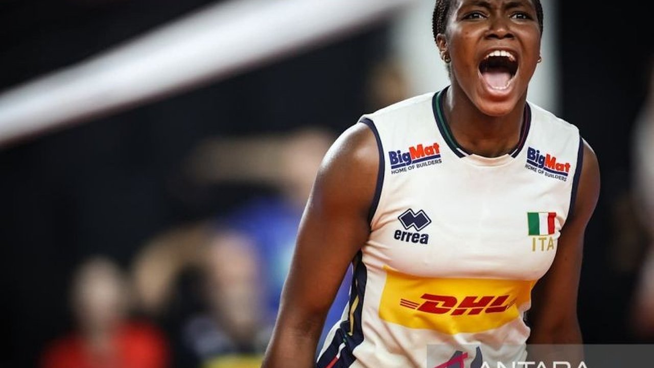 Merit Adigwe, bintang muda Italia, mencetak sejarah sebagai pemain pertama yang meraih 30+ poin dalam satu pertandingan di Kejuaraan Bola Voli Dunia U-21 Putri 2025. Penasaran detailnya?