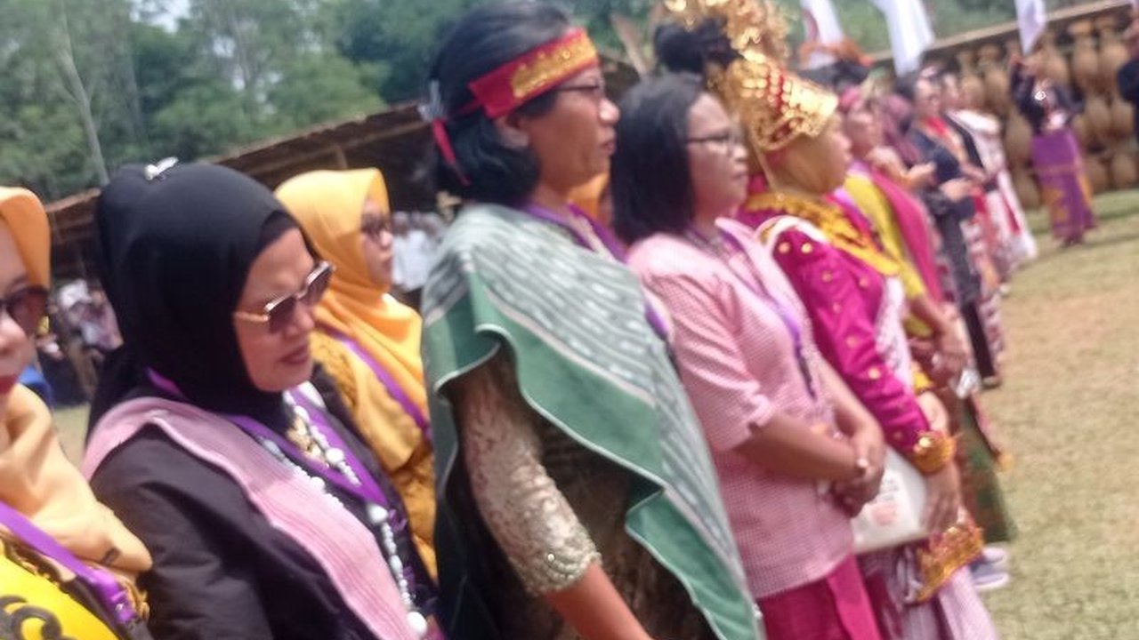 Gubernur Banten Andra Soni menyerukan Masyarakat Adat Banten untuk menjaga NKRI dalam peringatan HIMAS 2025. Apa peran penting mereka dalam persatuan bangsa?