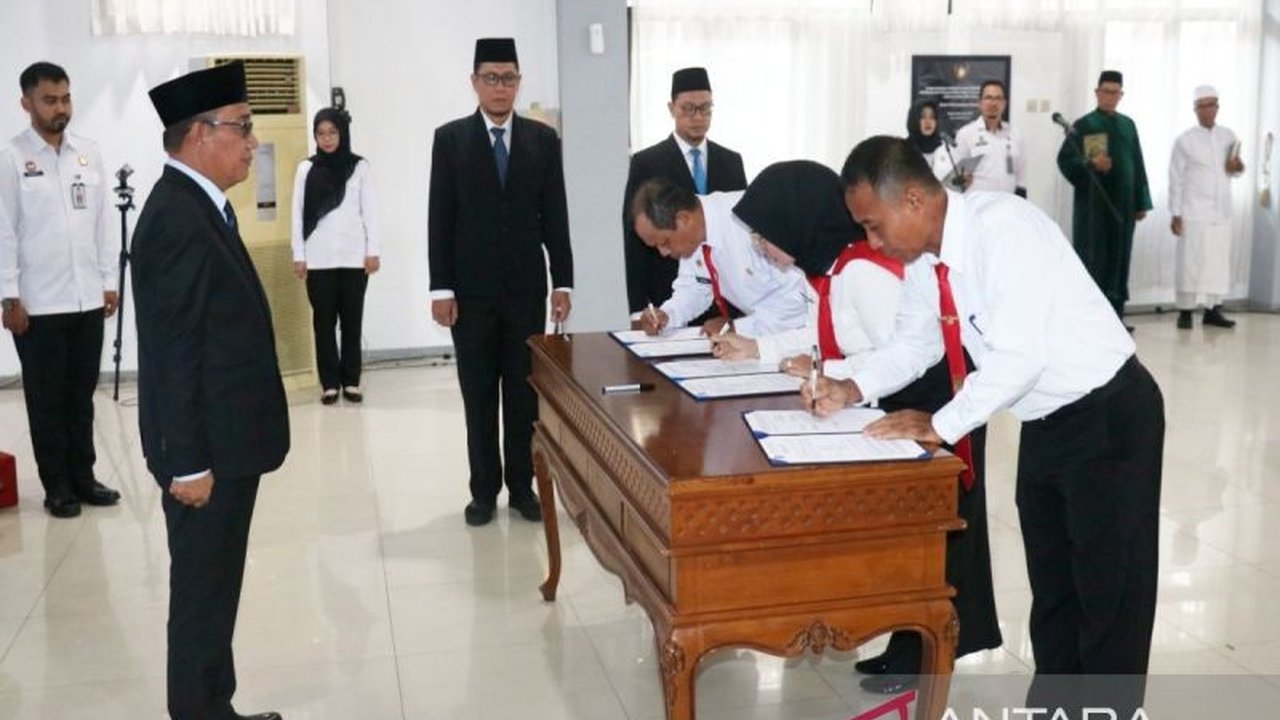 Kemenkumham Kalsel baru saja melantik tujuh Penyidik Pegawai Negeri Sipil (PPNS) dari berbagai instansi daerah, sebuah langkah strategis untuk memperkuat penegakan hukum di Kalimantan Selatan. Apa peran krusial mereka?
