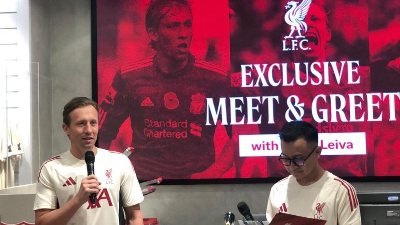 Legenda Lucas Leiva bernostalgia dengan kembalinya Jersey Liverpool Adidas untuk musim baru. Desain klasik dan modern ini membawa kenangan manis kejayaan The Reds.