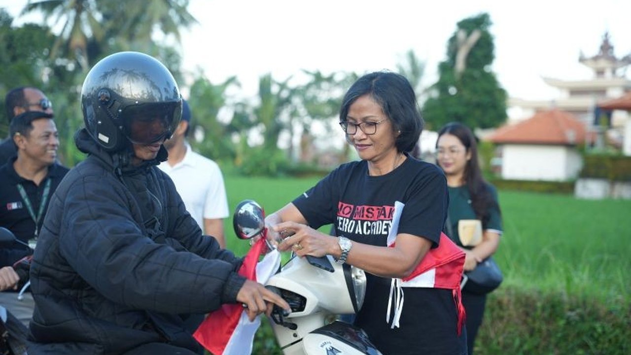 Bakesbangpol dan KPU Badung sukses menggelar Gowes Kemerdekaan, membagikan bendera Merah Putih untuk menyemarakkan HUT ke-80 RI dan menjaga semangat kebangsaan. Simak detailnya.