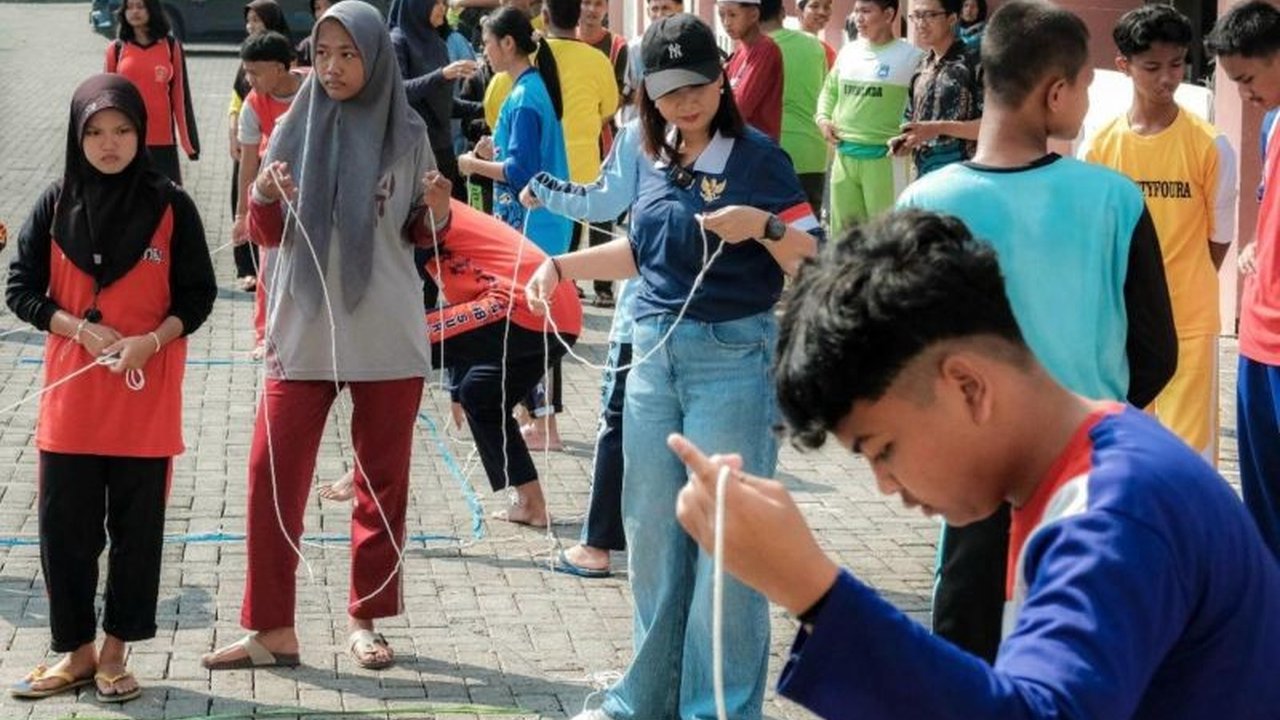 Wakil Menteri Pariwisata mendorong program karya wisata bagi siswa Sekolah Rakyat. Mengapa pengenalan pariwisata sejak dini dianggap penting untuk masa depan mereka?