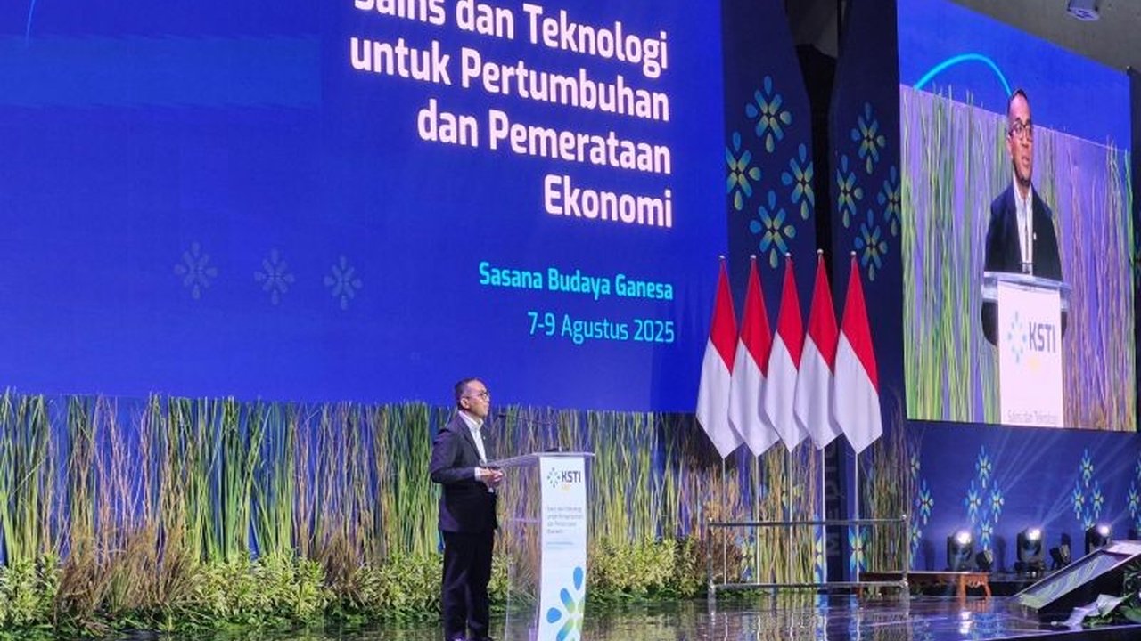 Menteri Pendidikan Tinggi, Sains, dan Teknologi menekankan KSTI 2025 sebagai langkah awal krusial untuk menggerakkan industri dan ekonomi melalui pengembangan sains nasional.
