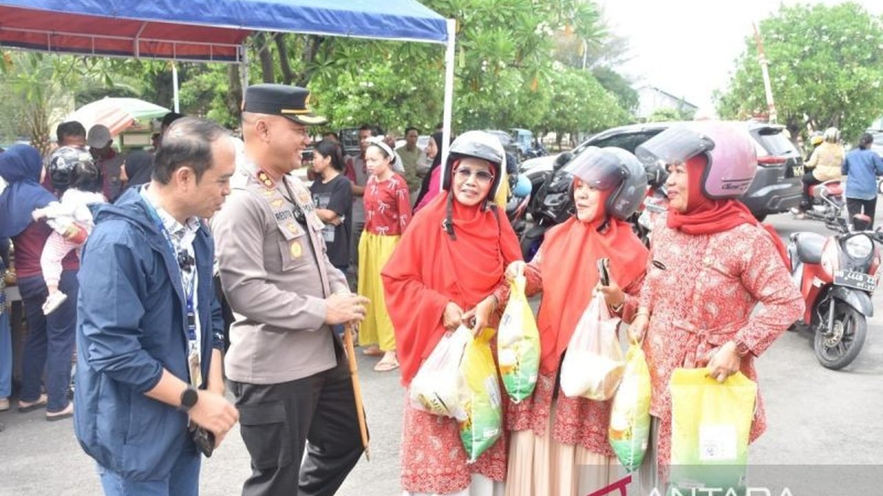 Polres Bulukumba bersinergi dengan Bulog menggelar Gerakan Pangan Murah (GPM) untuk stabilkan harga dan meringankan beban warga prasejahtera. Bagaimana dampaknya bagi inflasi daerah?