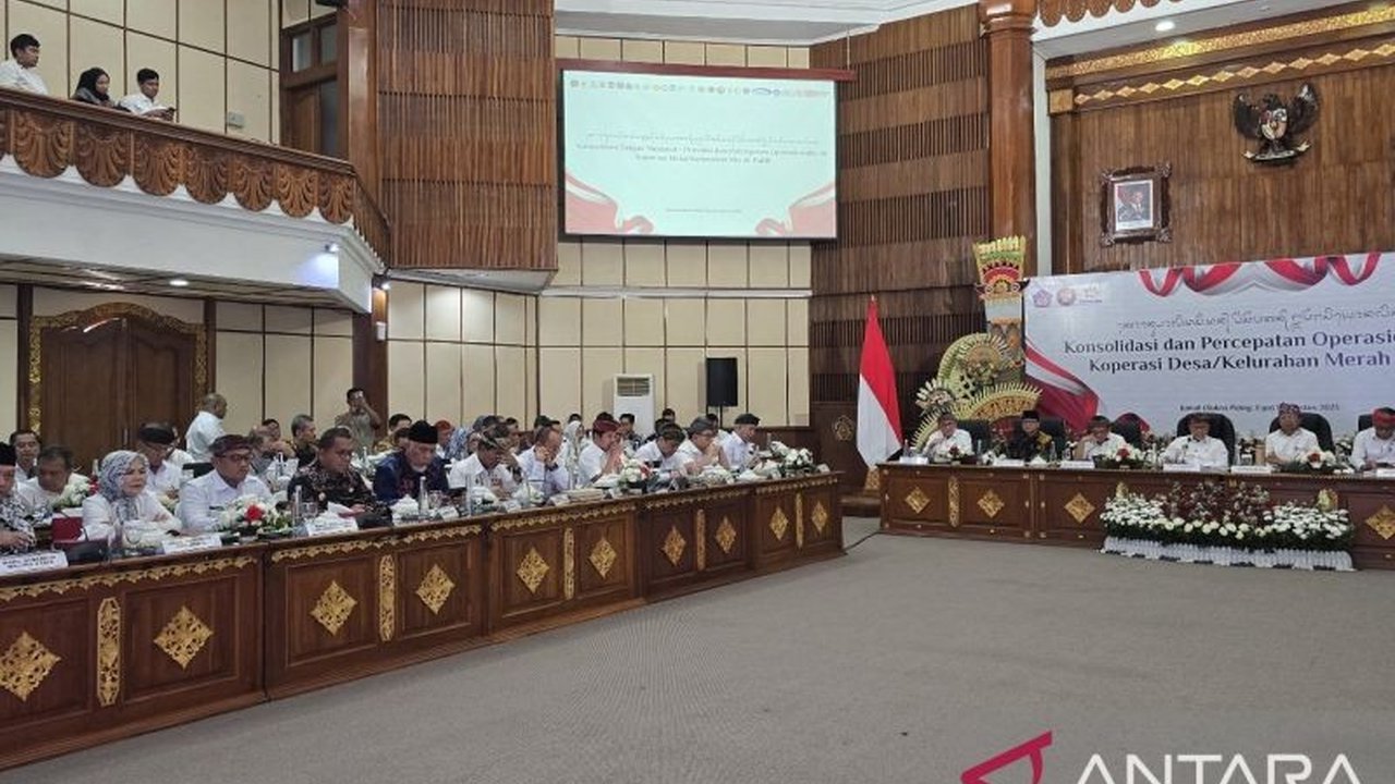 Wakil Gubernur Idah Syahidah mengumumkan pembentukan Satgas KDMP Gorontalo telah rampung 100%, mendapat apresiasi Mendagri. Tantangan operasional menanti.