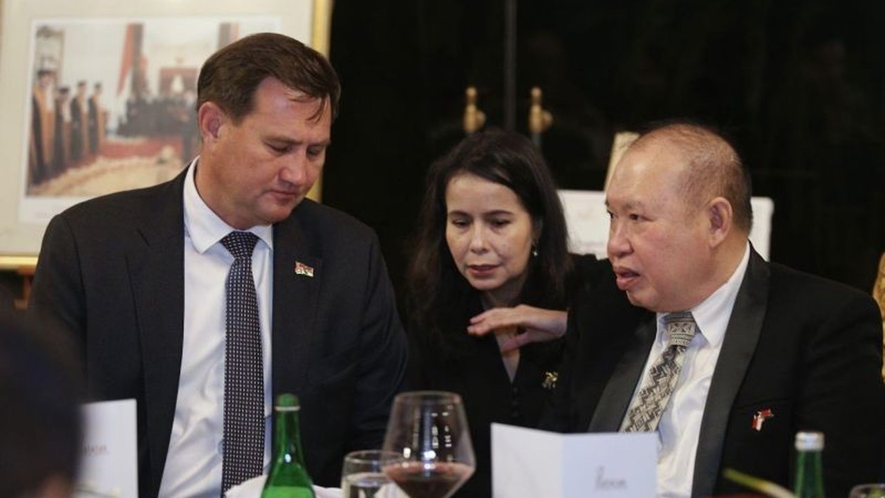 Optimisme menguat terhadap hubungan Indonesia Belarus pasca-kunjungan Menlu Ryzhenkov. Akankah kerja sama bilateral semakin erat di berbagai sektor?