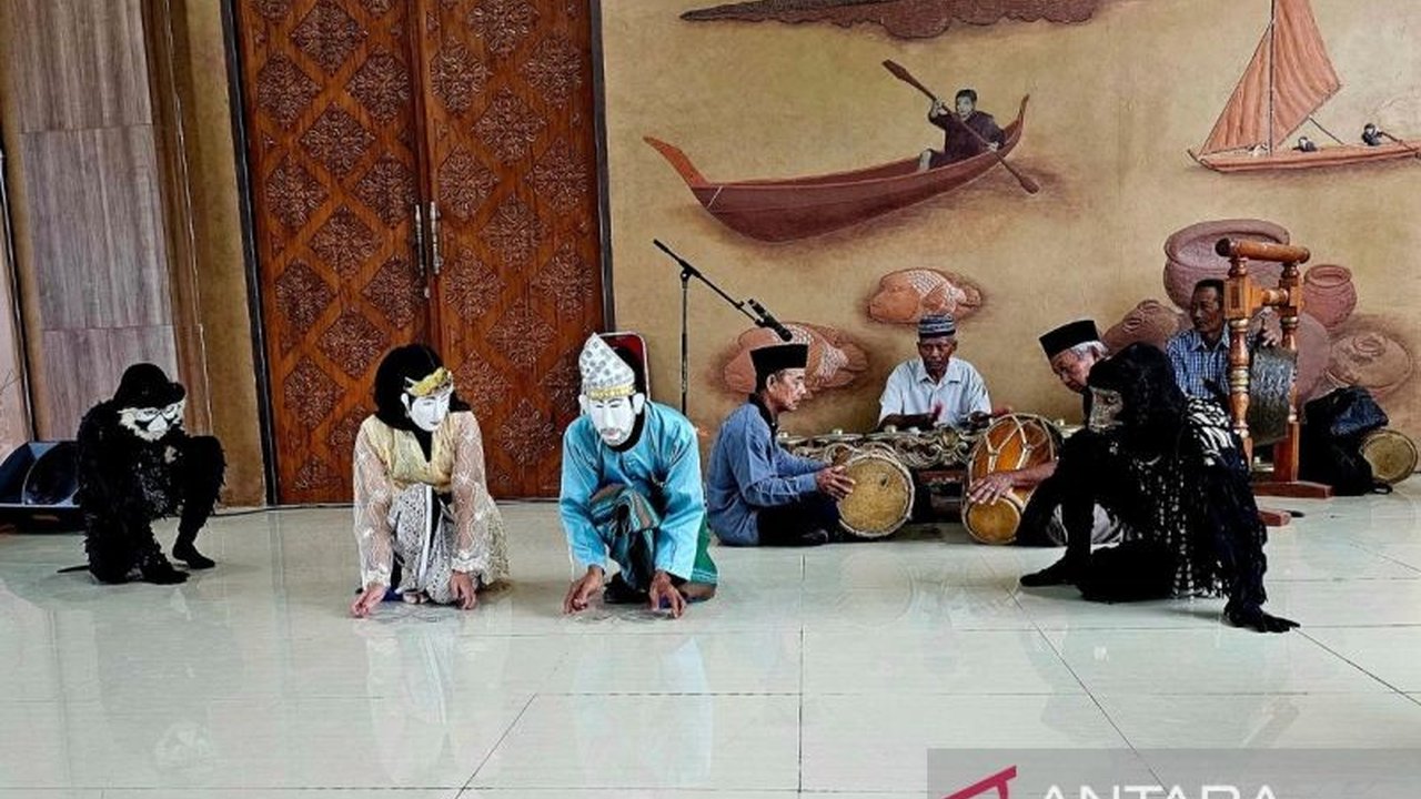 Balai Pelestarian Kebudayaan Riau Kepri gencar lakukan Pelestarian Budaya Natuna. Tiga Warisan Budaya Tak Benda (WBTB) ini dikenalkan kepada generasi muda melalui workshop dan kenduri budaya.