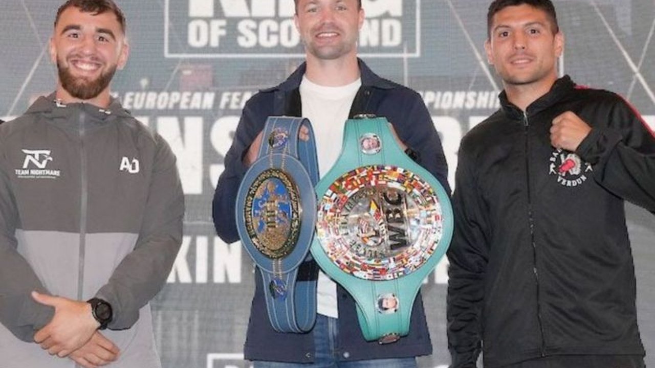 Petinju Nathaniel Collins akan mempertahankan gelar WBC Silver pertamanya melawan Cristobal Lorente pada 4 Oktober. Siapakah yang akan keluar sebagai pemenang dalam pertarungan sengit ini?