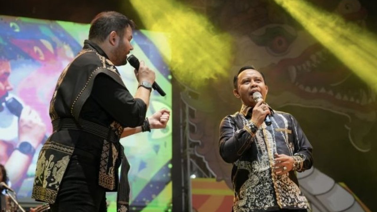 Tapin Art Fest 2025 berhasil menarik ratusan ribu pengunjung, membuktikan potensinya sebagai penggerak ekonomi lokal dan wadah ekspresi seni budaya.