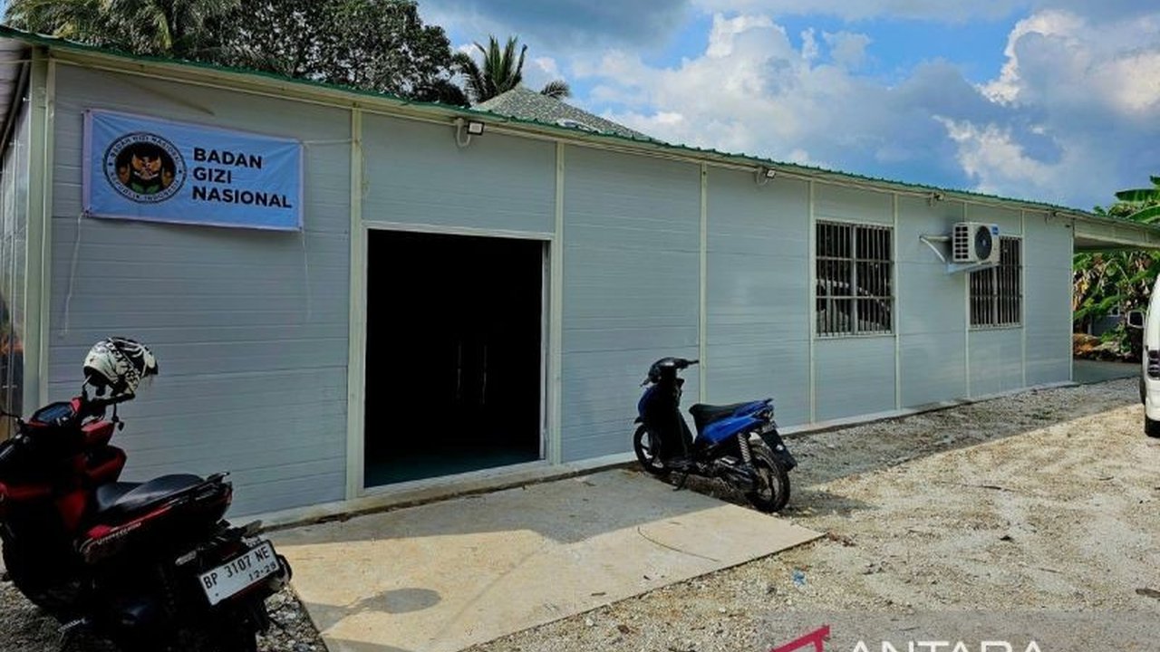 Gubernur Ansar umumkan 39 dapur Makan Bergizi Gratis (MBG) telah beroperasi di Kepri. Program ini jadi andalan tekan stunting dan tingkatkan gizi masyarakat. Simak detailnya!