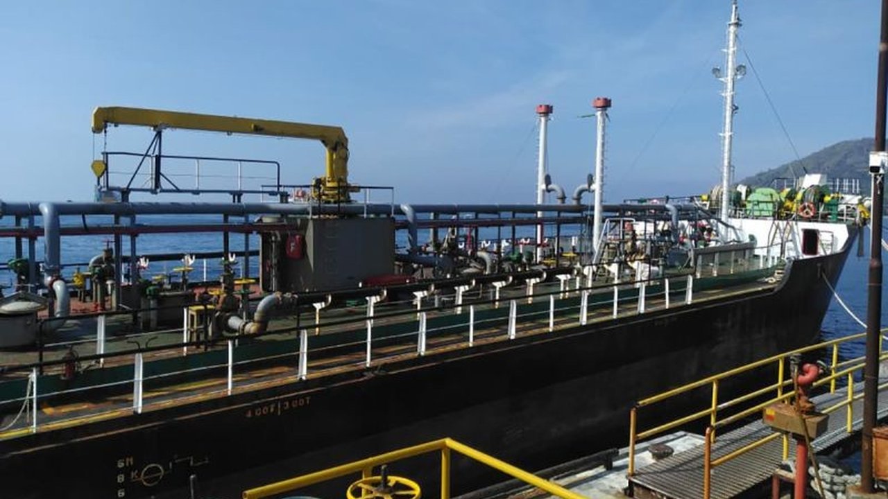 Pertamina Patra Niaga Jatimbalinus mengambil langkah cepat mengatasi kelangkaan BBM Ende dengan mendatangkan kapal tangker tambahan berkapasitas besar.