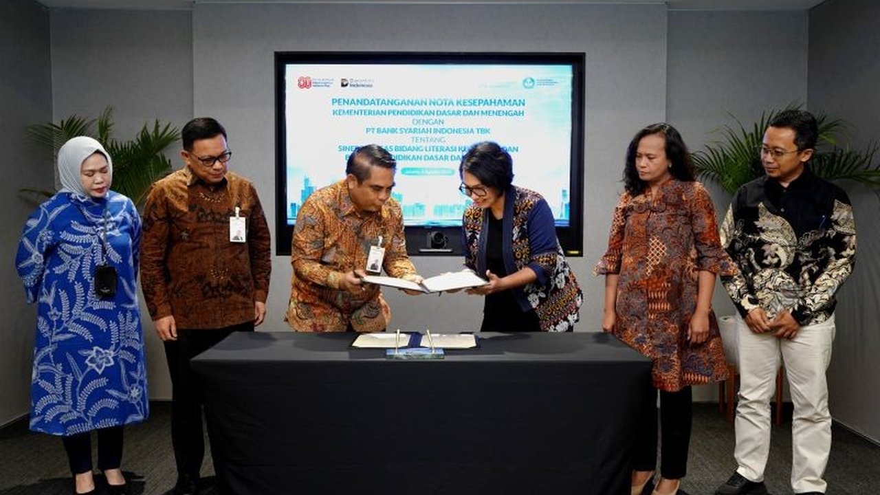Bank Syariah Indonesia (BSI) dan Kemendikdasmen menjalin kerja sama strategis untuk meningkatkan literasi keuangan syariah dan mendukung ekosistem pendidikan di Indonesia.