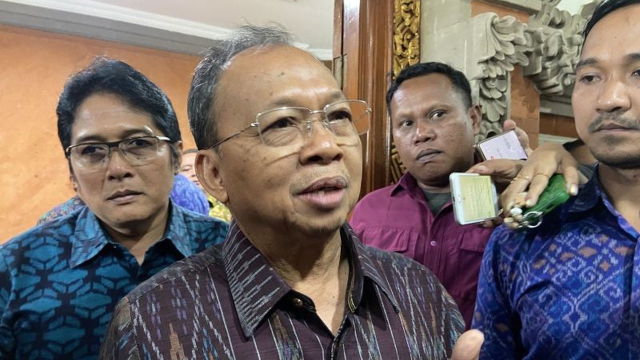 Gubernur Bali Wayan Koster meloloskan izin pembangunan resor di Pantai Berawa setelah sidak. Ternyata, Izin Resor Pantai Berawa tersebut telah sesuai aturan.